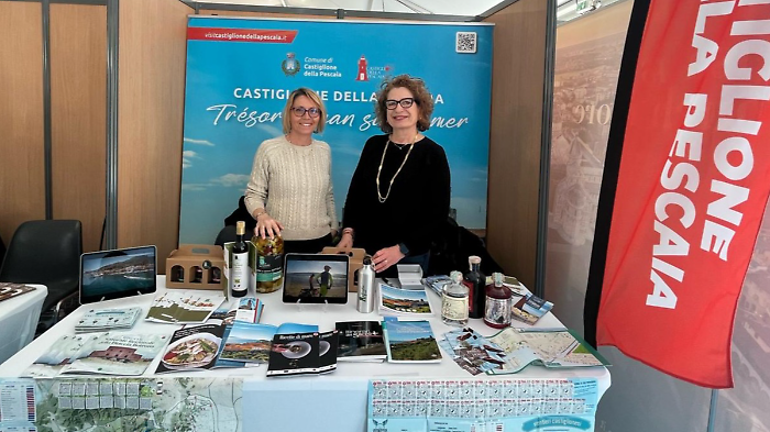 La sindaca Elena Nappi e l'assessore al turismo Susanna Lorenzini a Nizza