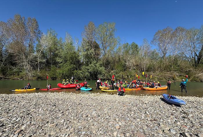 In cento da tutta la Toscana per "Vivifiume Ombrone" tra kayak, trekking e bici  – LE FOTO