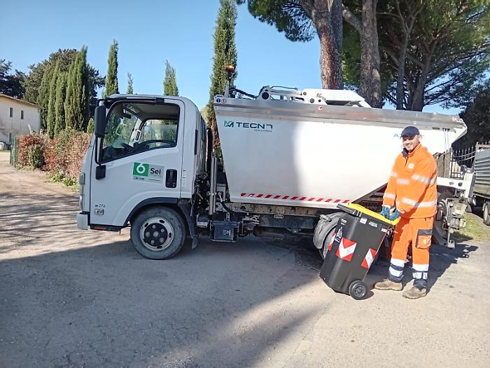 Nuovo servizio di raccolta dei rifiuti a domicilio in città, via a maggio: "Più efficiente e comodo per i cittadini"  