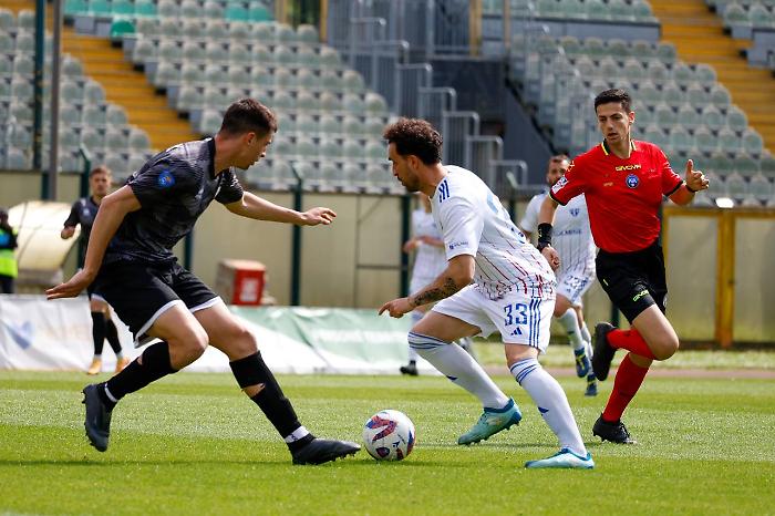 Il Follonica Gavorrano si arrende al Siena subendo tre gol