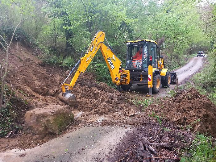 Maltempo in Maremma: i disagi continuano, Santa Fiora colpita da una frana