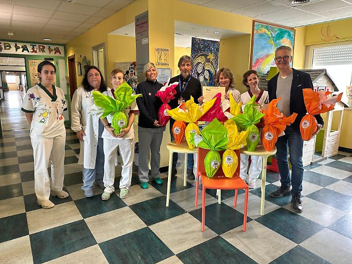È Pasqua in Pediatria, tante uova di cioccolato per i piccoli pazienti: "Grazie a tutte le donazioni"