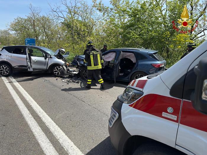 Incidente frontale sulla statale Aurelia: tre feriti, uno è gravissimo
