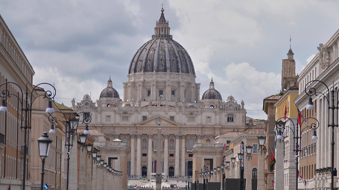 Domani con i quotidiani del Gruppo Corriere in regalo il poster di Papa Francesco 
