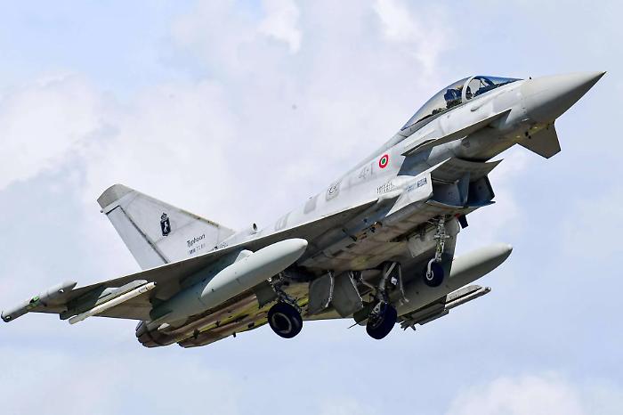 Dal 4° Stormo di Grosseto i Caccia Eurofighter per la sicurezza ai funerali di Papa Francesco