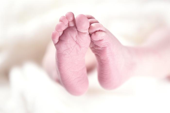 Le farmacie comunali offrono corsi personalizzati di massaggio neonatale per neogenitori
