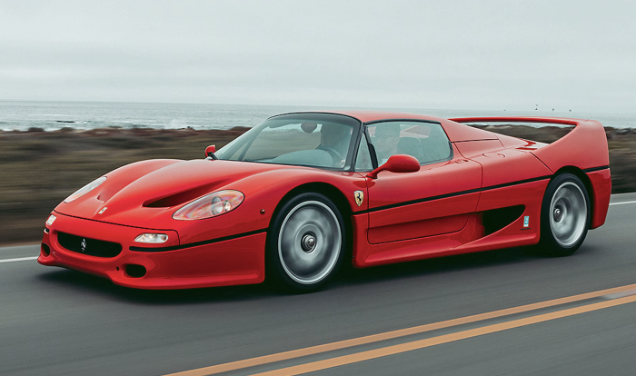 È il Ferrari Day in Laguna: sfilano decine di esemplari di F50 in arrivo da tutto il mondo