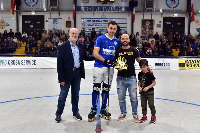 Il miglior giocatore del Campionato italiano di hockey è follonichese: premiato l'attaccante Davide Banini 