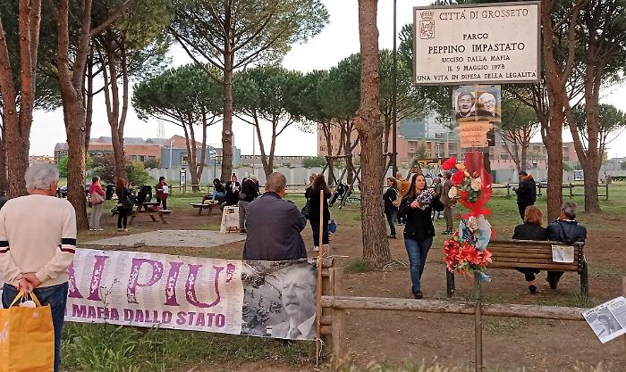 Flash mob al parco per ricordare Peppino Impastato a 47 anni dalla morte: "Facciamoci sentire, insieme"
