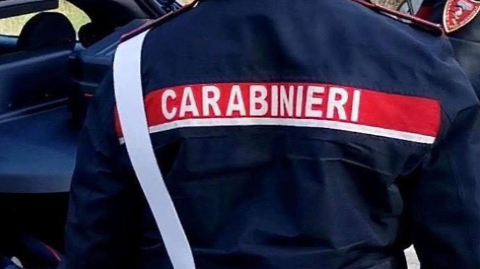 Intervento dei carabinieri nel quartiere di Senzuno 