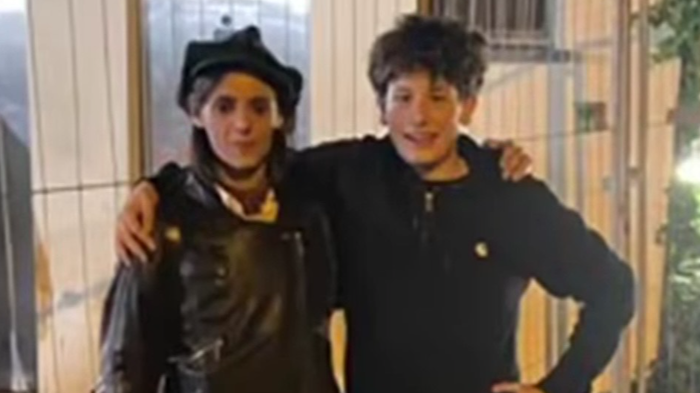 Lucio Corsi e il giovane fan a Basilea 