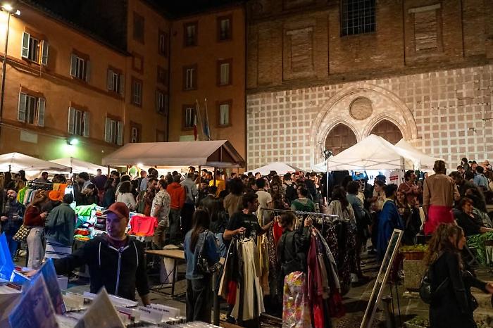 Vynil Freaks, sabato in Corso Garibaldi con mercato dei vinili, spettacoli, incontri e street food di quartiere