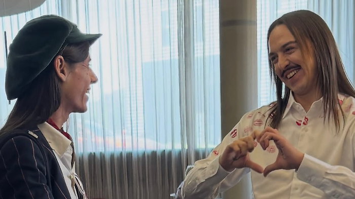 Il primo incontro di Lucio Corsi e Tommy Cash a Basilea 