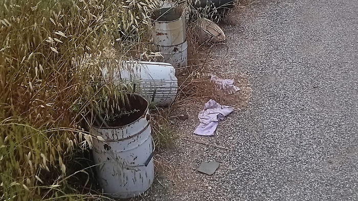 La discarica abusiva nella strada delle Bucacce a Grosseto 