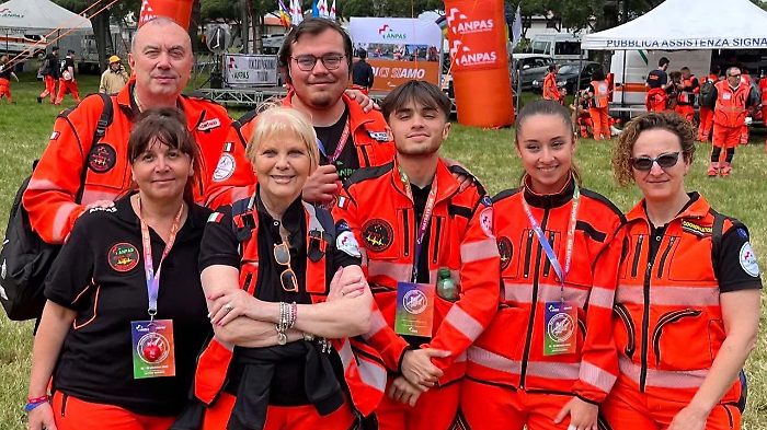 Alcuni volontari dell'Anpas Humanitas Grosseto ai May Days 2025