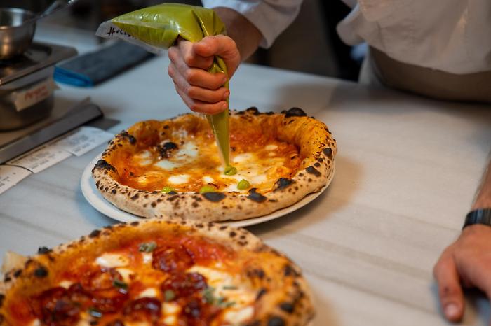 La pizza resta uno dei prodotti pià amati dagli italiani