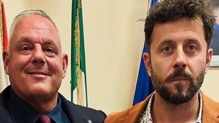 Il sindaco Antonfrancesco Vivarelli Colonna e l'assessore Riccardo MegaleIl sindaco Antonfrancesco Vivarelli Colonna e l'assessore Riccardo Megale 
