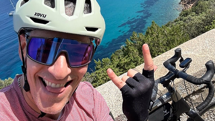 Giovanni Vernia in bicicletta all’Argentario