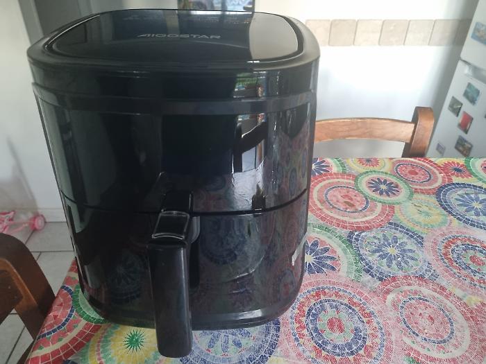 Friggitrice ad aria, perché usarla. Tutti i benefici di un elettrodomestrico che rivoluziona la cucina.  I vantaggi per la salute e per la pulizia