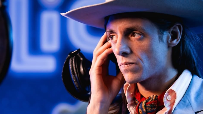 Lucio Corsi è la voce dell’Ambasciatore Tegmen nel film “Elio”