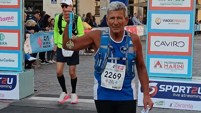 Sergio Magi al traguardo del Passatore 