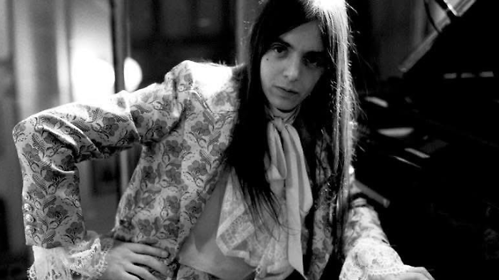 Il nuovo singolo di Lucio Corsi è “Situazione Complicata” 