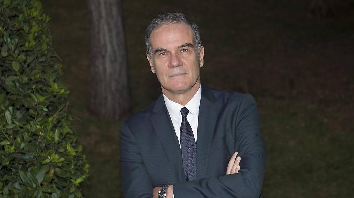 Il festival "I luoghi del tempo" chiude a Roccamare con lo scrittore Premio Strega Edoardo Albinati 