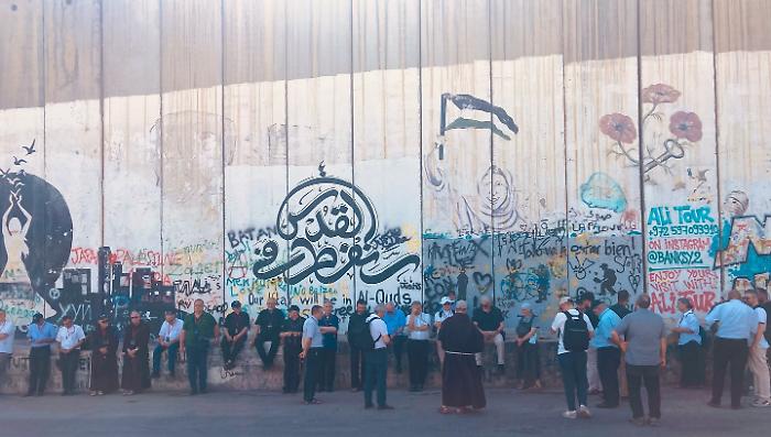 Il vescovo Bernardino in Israele: "Probabilmente partiremo domenica, anche se speriamo di tornare prima"