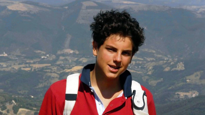 Carlo Acutis, il primo millennial ad essere proclamato santo: chi era, perché è considerato il patrono di Internet, i due miracoli riconosciuti dalla Chiesa