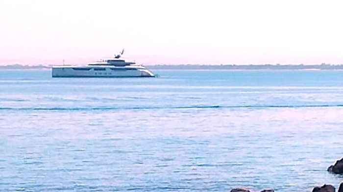 Lo yacht “Malia” nel mare dell'Argentario