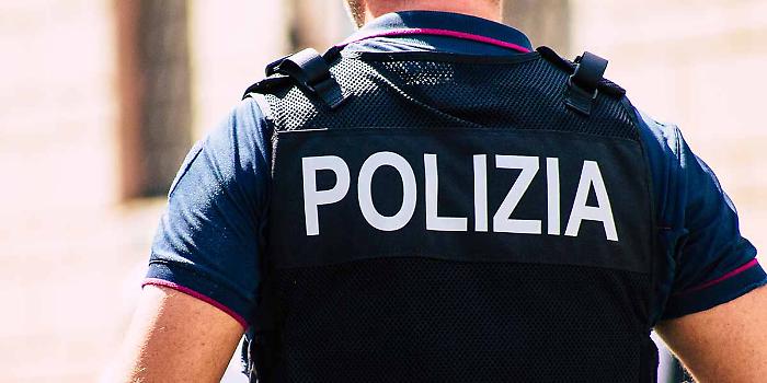 A Marina è caccia al presunto violentatore di una quindicenne: la Polizia indaga