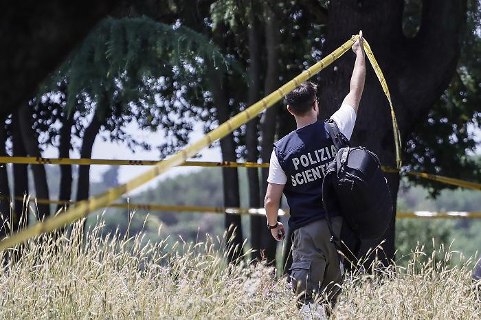 Omicidi Villa Pamphili, lo strazio della nonna per la piccola Andromeda-Lucia, mai registrata all'anagrafe: "Era come se non esistesse"