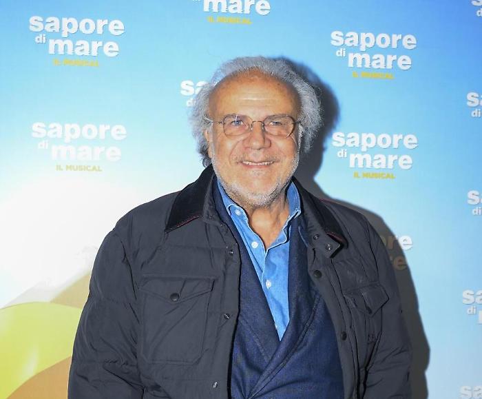 Jerry Calà, l'eterno ragazzino del cinema italiano. Il tradimento a Mara Venier durante la festa di matrimonio e il legame con la Maremma