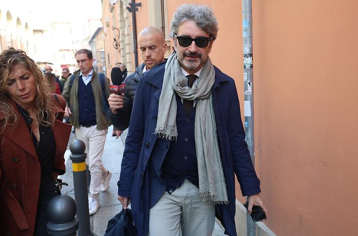 Chiara Petrolini, iniziato il processo alla donna accusato di aver ucciso e seppellito i figli.  La difesa chiede perizia psichiatrica. Tuttt i misteri della vicenda