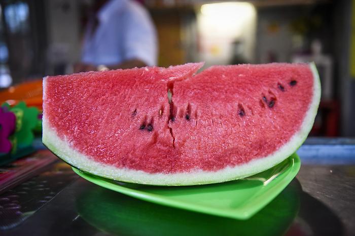 Anguria, quanto mi costi? Prezzo ai massimi storici con aumenti fino al 30% rispetto alla scorsa estate. Perché quest'anno si spende così tanto