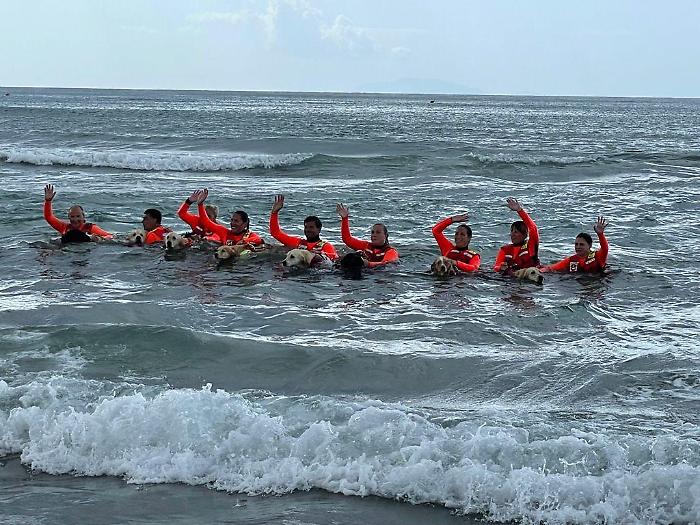 Arrivano gli amici a quattro zampe per vigilare sulla sicurezza in due nuovi tratti di spiaggia libera