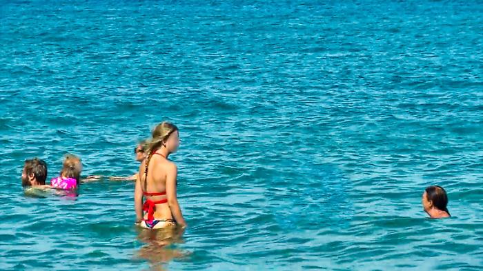 Il caldo estremo allenta la presa, ma restano le notti tropicali