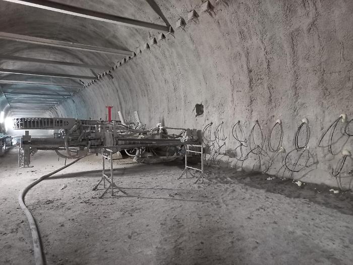 Galleria di Casal di Pari, un anno in più per i lavori: problemi durante l'ammodernamento del tunnel sulla Due Mari