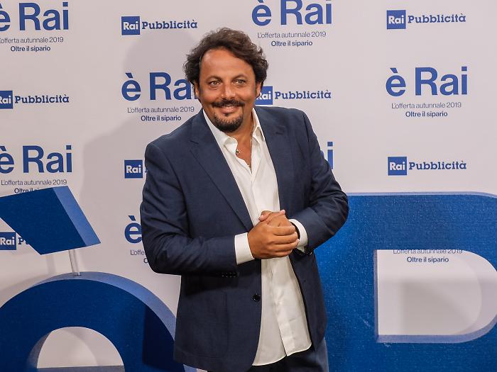 Enricomincio da me stasera 8 luglio, anticipazioni dello show di Enrico Brignano in prima serata
