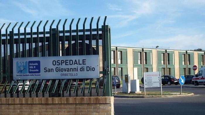 Allarme incendio in un locale tecnico: evacuato il piano terra dell'ospedale, isolati i ricoverati in Medicina interna 