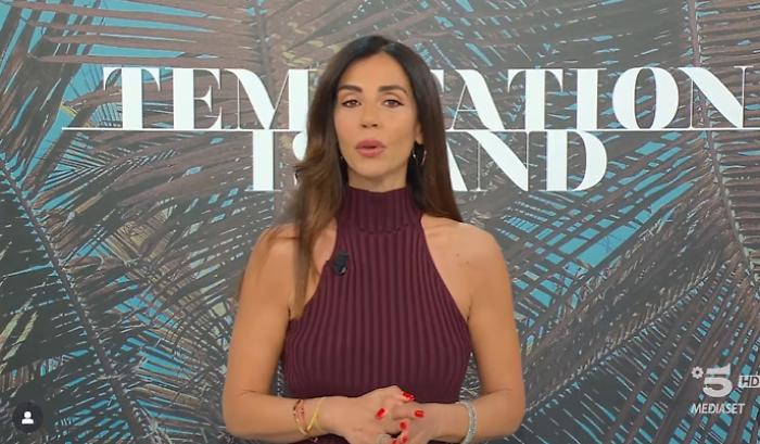 Temptation Island, la curatrice Raffaella Mennoia: "Vi racconto i segreti del programma. Lavorare con Maria De Filippi è molto faticoso"