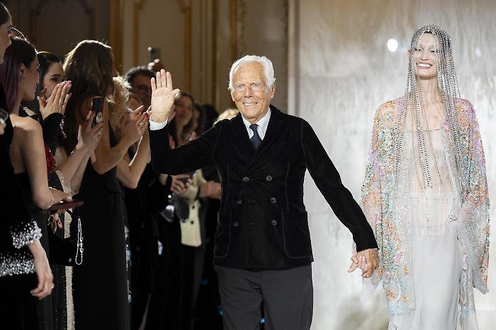 Giorgio Armani compie 91 anni: il medico mancato che ha cambiato la storia della moda mondiale