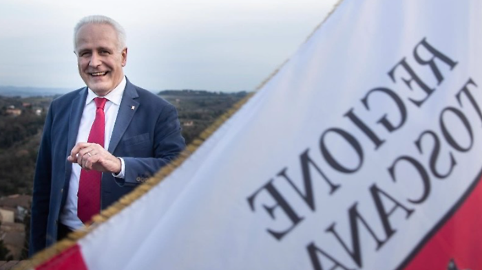 Il presidente della Regione si candida per il secondo mandato