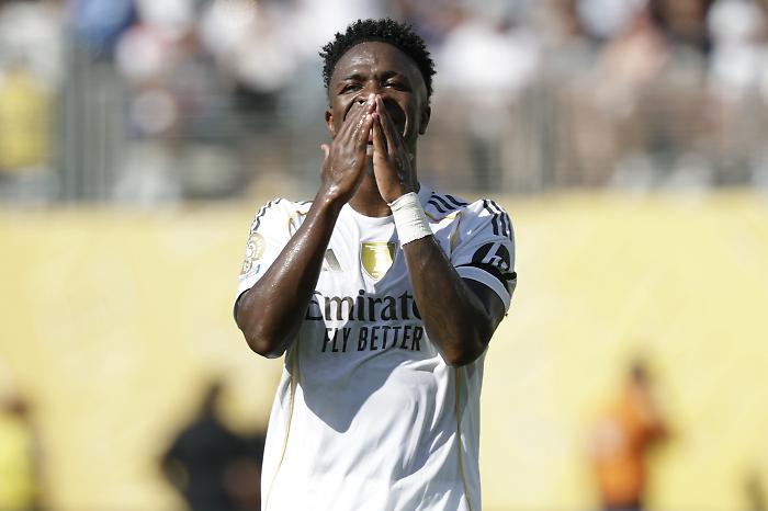 Un miliardo a Vinicius Jr e 350 milioni al Real Madrid: la folle offerta dall'Arabia Saudita per il trasferimento più costoso di tutti i tempi: tutte le cifre