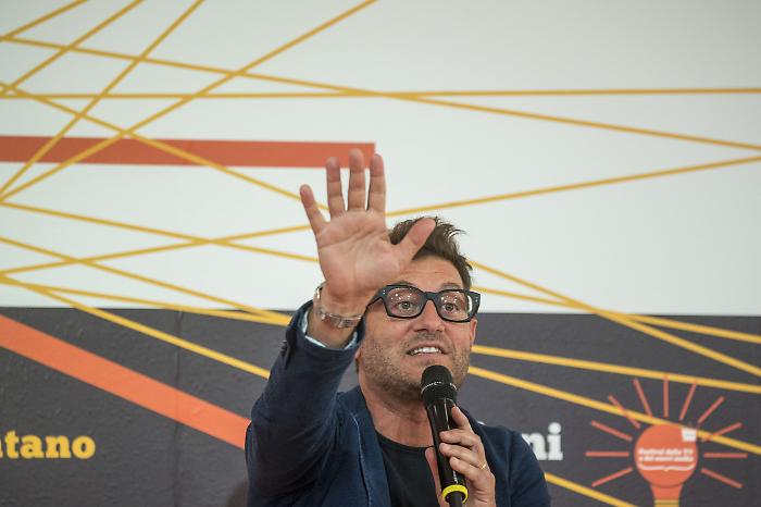 Sarabanda Celebrity stasera 20 luglio: ecco gli ospiti, le squadre e le anticipazioni di un'ultima puntata super