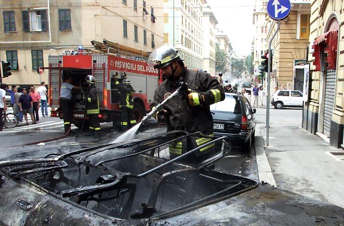 Diaz – Non pulire questo sangue stasera 21 luglio: l'inferno del G8 di Genova raccontato con le storie di chi c'era