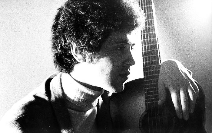 Lucio Battisti, emozioni senza tempo: la morte misteriosa, l'importanza della moglie Grazia Letizia Veronese, l'albero di pesco e un'eredità immortale
