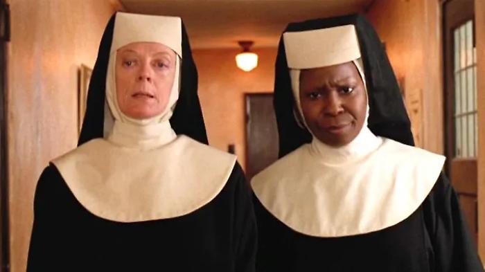 Sister Act - Una svitata in abito da suora: la commedia esplosiva degli Anni Novanta con una leggendaria Whoopi Goldberg  torna stasera 23 luglio