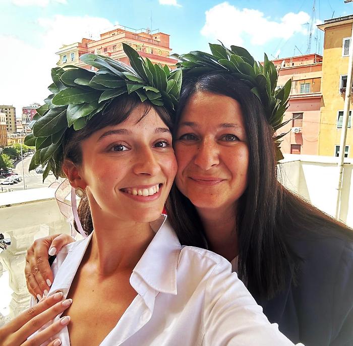 Mamma e figlia si laureano insieme: Beatrice e Lucia sono ingegnere 