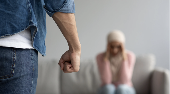Fine dell'incubo per moglie e figlia: tunisino violento espulso e rimpatriato